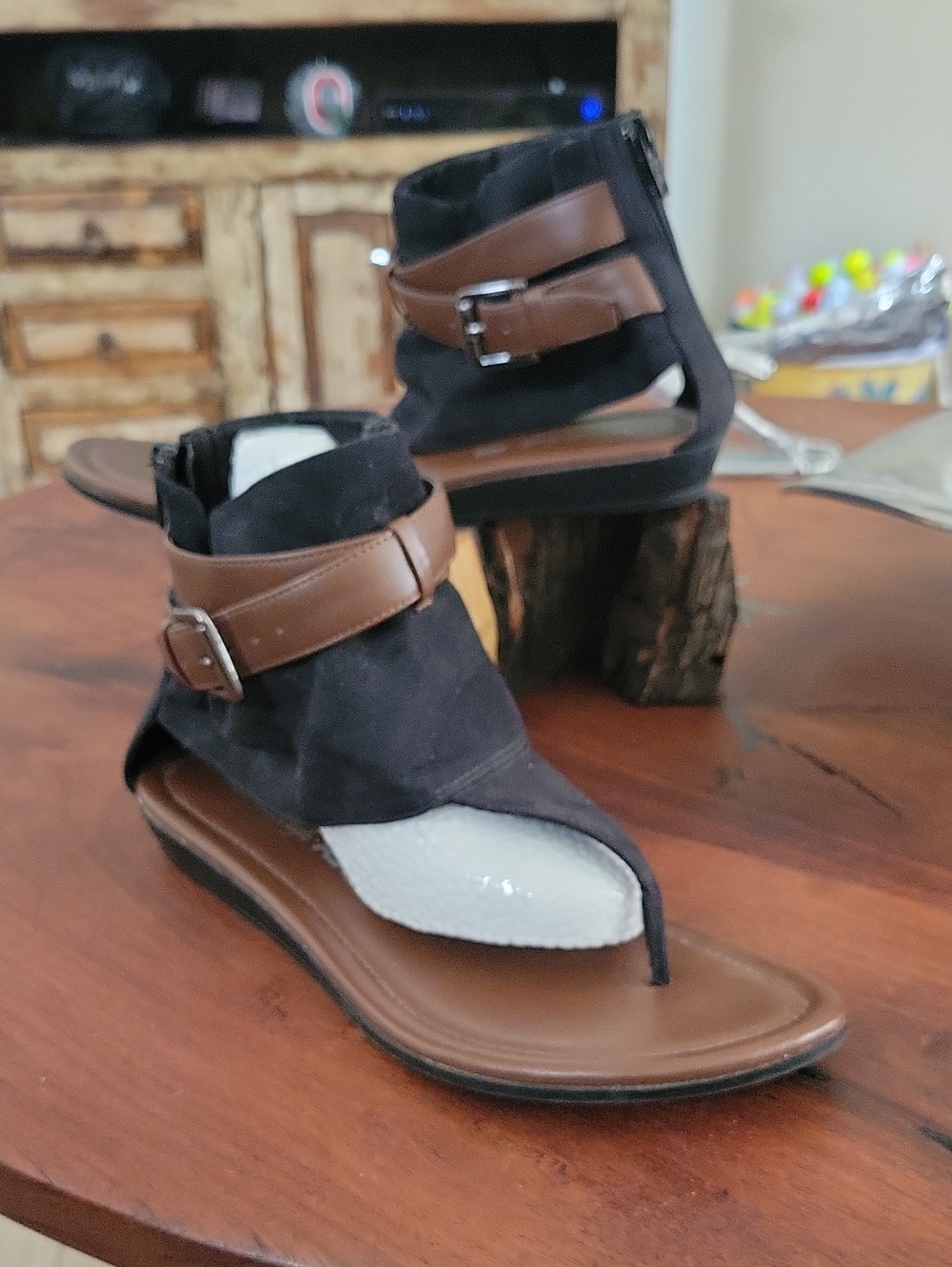 AEO Black Faux Suede/Brown Faux Leather Slouchy, Buckle Thong Sandals